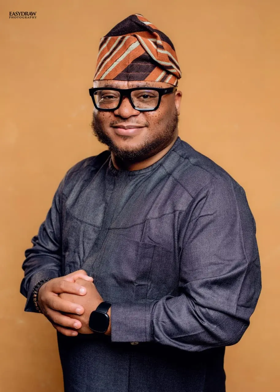 Dr. Rasheed Olayinka Alausa in traditional attire